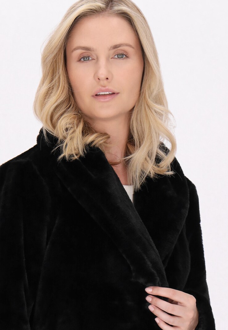 usha WHITE LABEL Mantel in Schwarz ABOUT YOU