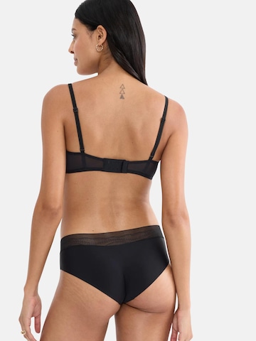 TRIUMPH - Triángulo Sujetador 'Breathe & Lift Smart' en negro