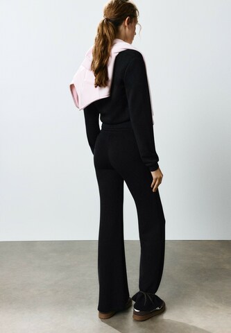 Pull&Bear Flared Hose in Schwarz