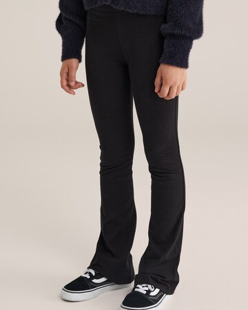 WE Fashion Flared Leggings in Black: front