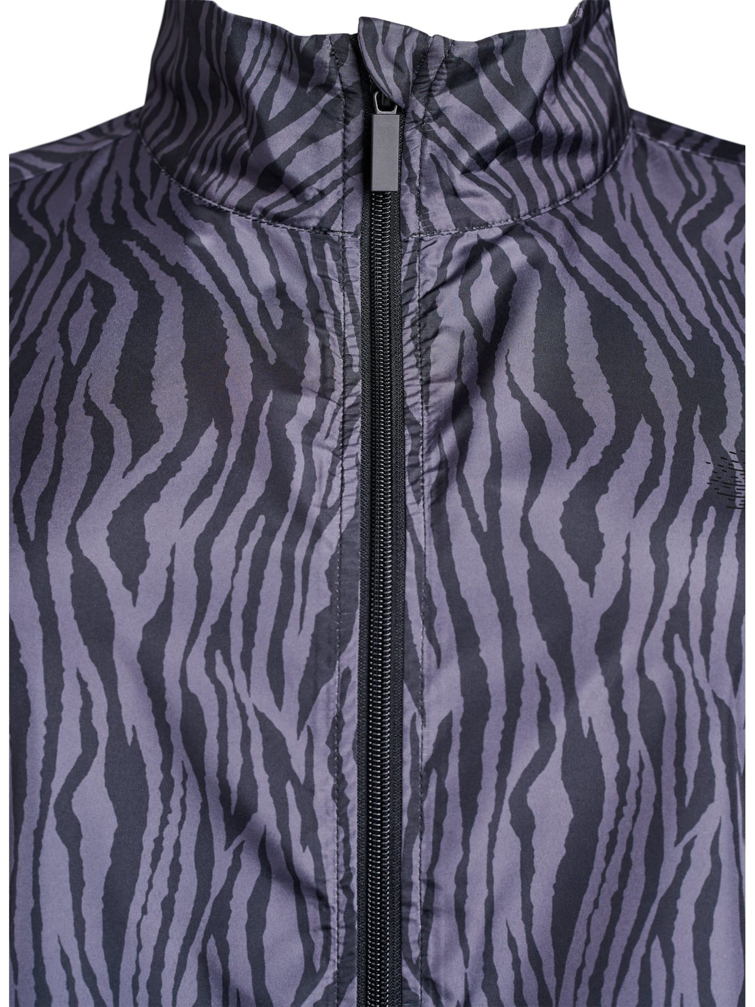 Active by Zizzi Спортивная куртка в Серый