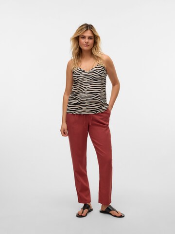 Loosefit Pantaloni 'VMJESMILO' di VERO MODA in rosso