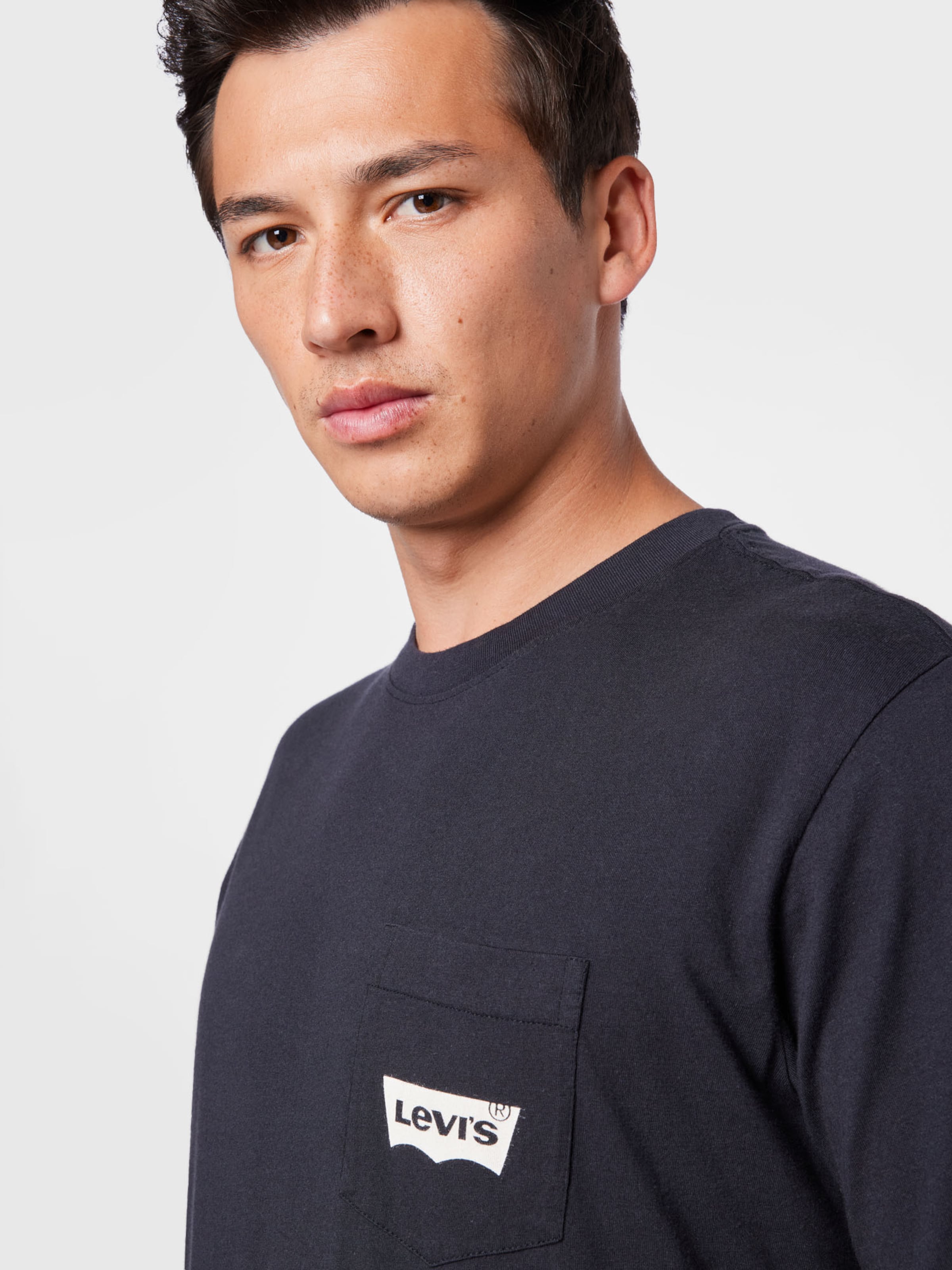 T-shirts et polos T-Shirt RELAXED GRAPHIC POCKET T LEVIS en Bleu Foncé 