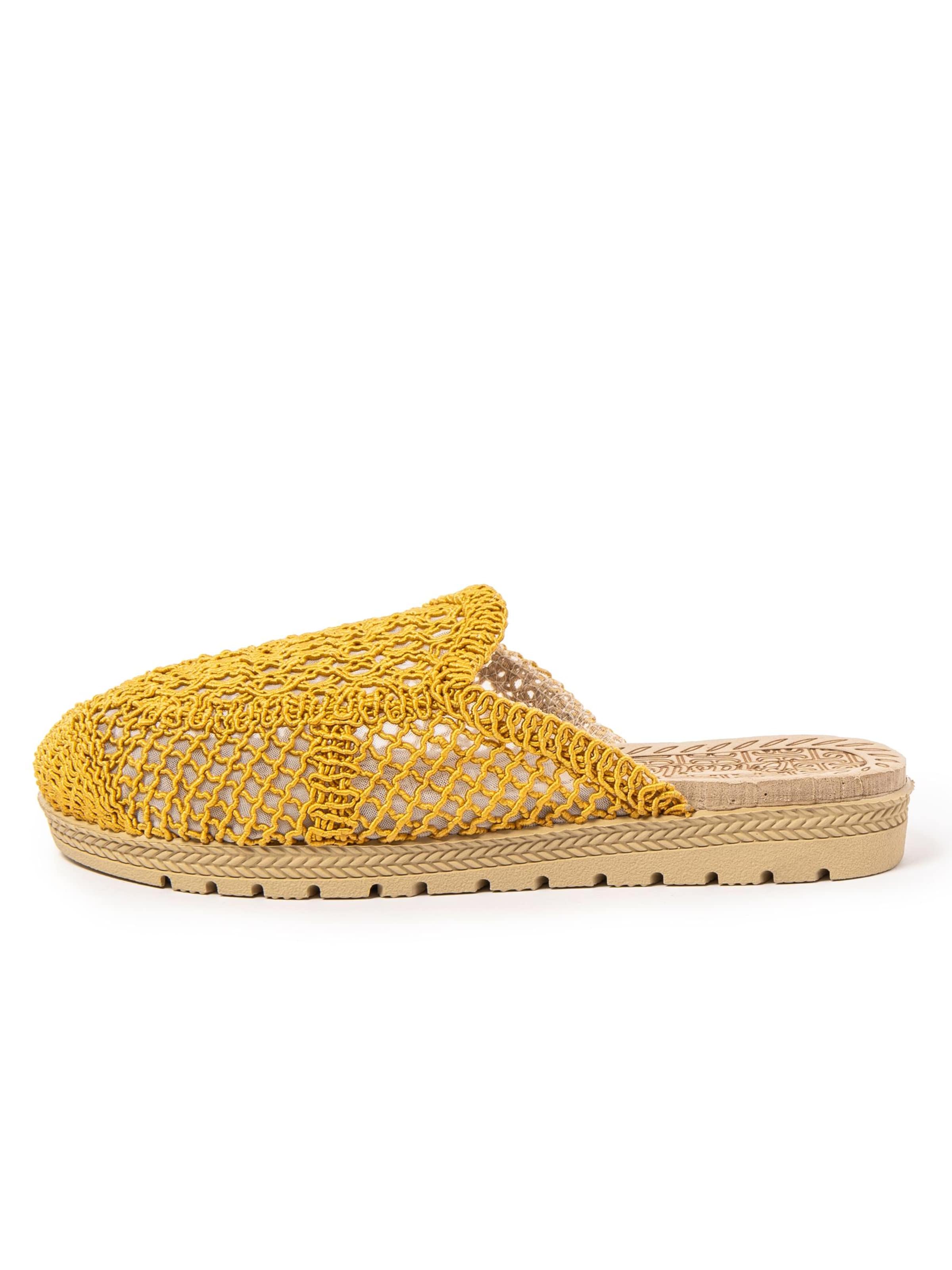 Brasileras Slipper 'Suna' in Yellow: front