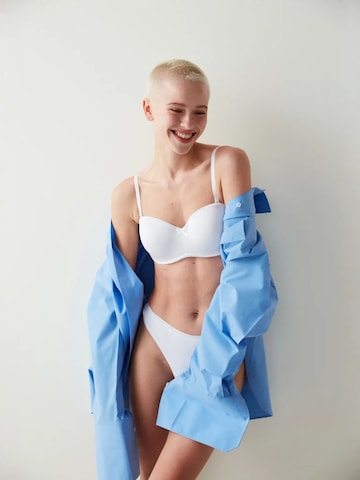 Fascia Reggiseno 'BHs & Bralettes' di Penti in bianco: frontale