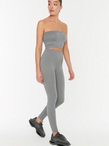 Trendyol Skinny Spodnie sportowe w kolorze szary