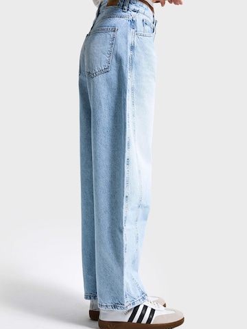 IT'S BASIC Vat Jeans 'BARREL BALLOON MID RISE JEANS' in Blauw