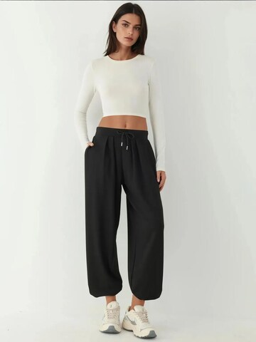 Hiccup Tapered Hose in Schwarz