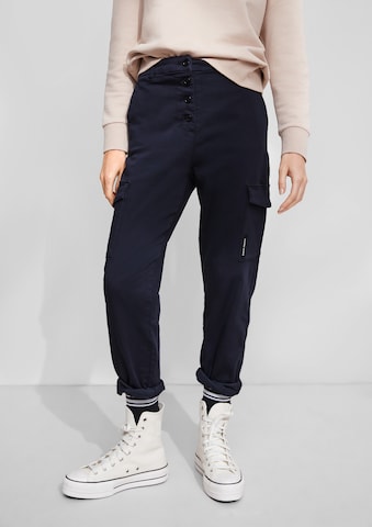 COMMA Tapered Cargobroek in Blauw: voorkant