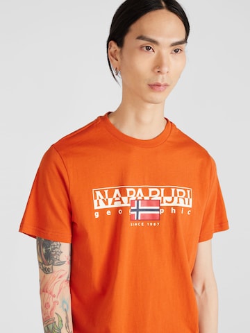 Tricou 'S-AYLMER' de la NAPAPIJRI pe portocaliu
