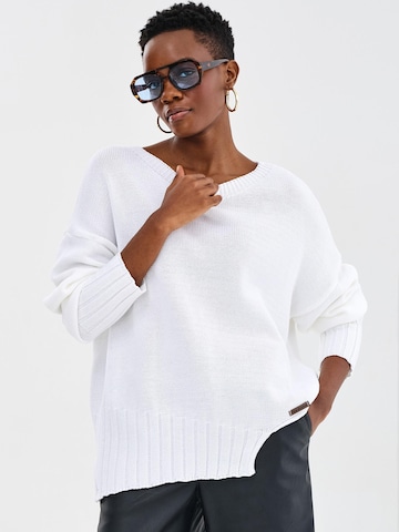 Blue Shadow Sweater in Beige: front