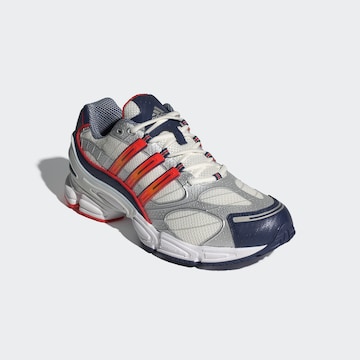Baskets basses 'Ozweego Pro' ADIDAS ORIGINALS en blanc