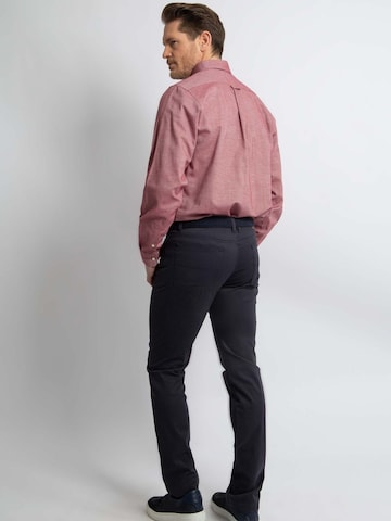 Steppin' out Regular fit Button Up Shirt in Red
