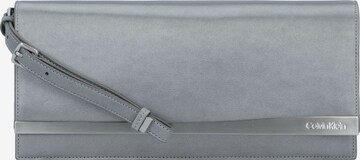 Pochette di Calvin Klein in argento: frontale