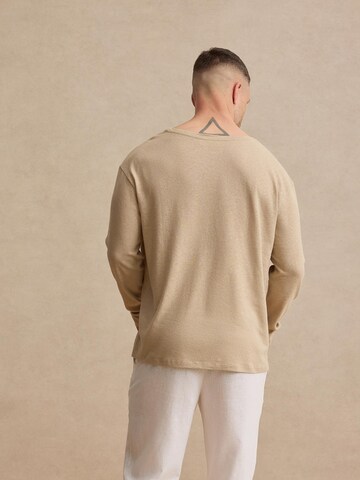 DAN FOX APPAREL T-shirt i beige