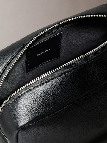 Calvin Klein Toiletry bag in Black