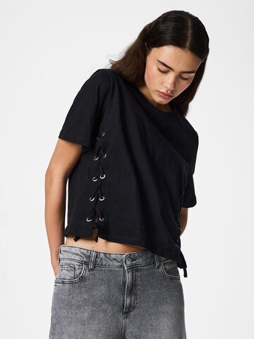 T-shirt 'PCFENJA' PIECES en noir : devant