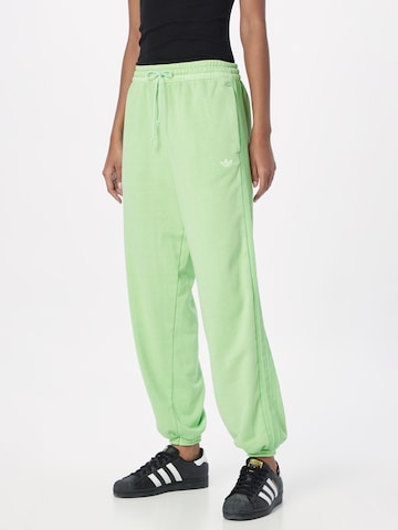 ADIDAS ORIGINALS Tapered Broek 'Joggers' in Groen: voorkant