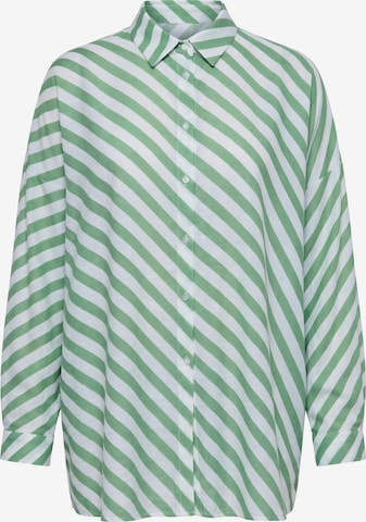 Studio Untold Blouse in Green: front