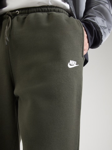 Nike Sportswear Tapered Nadrág 'CLUB' - zöld