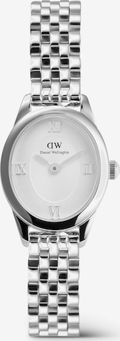 Daniel Wellington Analog Watch in Silver: front