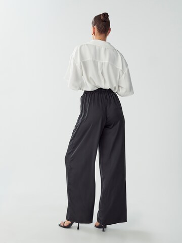 Willa Wide Leg Hose in Grau: Rückseite