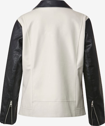 Angel of Style Between-Season Jacket in White