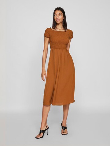 Robe VILA en marron : devant
