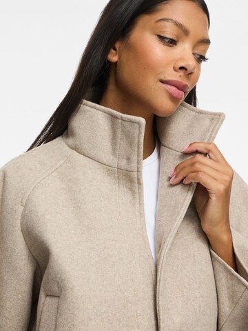 Veste mi-saison 'ZIKKO' VILA en beige