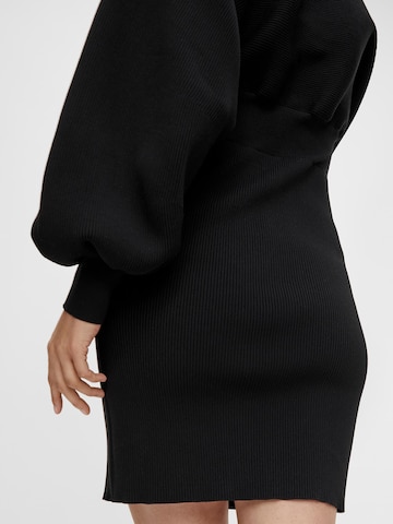 Y.A.S فستان مُحاك 'HALLY' بلون أسود