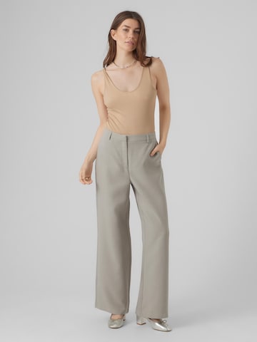 VERO MODA Wide Leg Hose in Grau