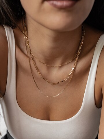 Hey Happiness Necklace 'Triple Layer' in Gold: front