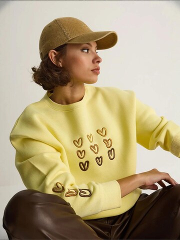 Felpa di Bianco Lucci in giallo