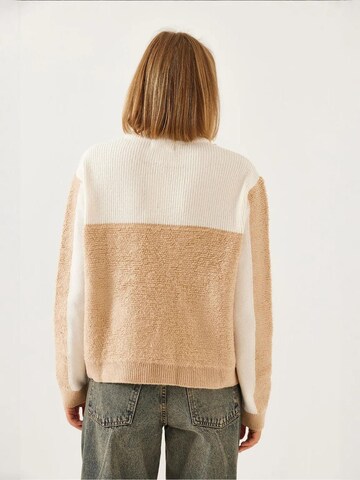 Bianco Lucci Trui in Beige