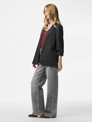 Blazer 'PCBOSELLA' di PIECES in grigio