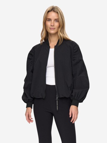NÜMPH Freizeitjacke 'NUBOLINA JACKET' in Schwarz: Vorderseite
