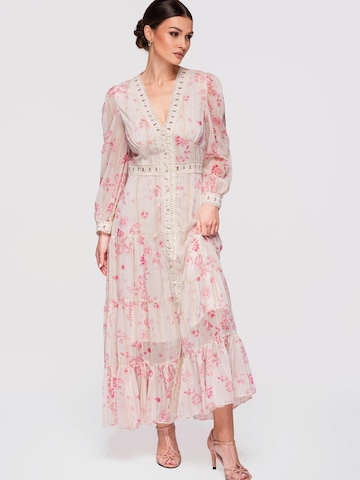 Rochie de seară de la Ombre pe bej