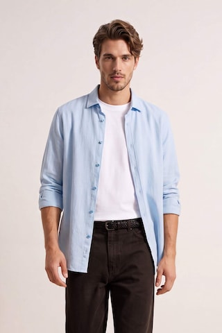 Regular fit Camicia di Trendyol in blu: frontale
