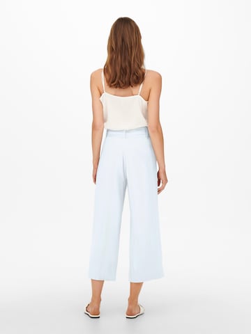 Wide leg Pantaloni cutați 'Caro' de la ONLY pe alb