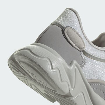 Sneaker 'Ozweego' di ADIDAS ORIGINALS in grigio