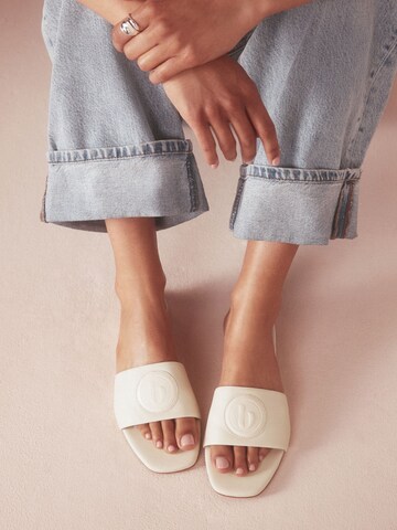 B by Ted Baker Pantoletter i hvid