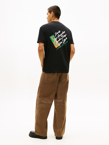 T-Shirt Tommy Jeans en noir : devant