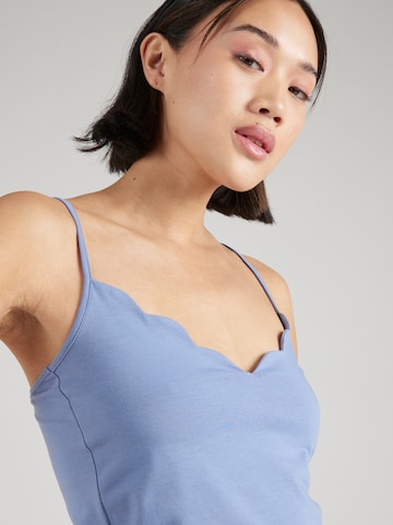 ABOUT YOU Top 'Auguste' in Blauw