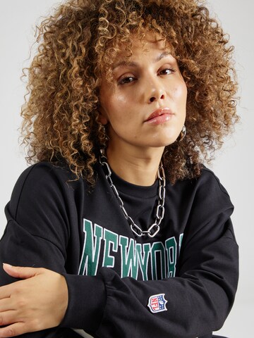 Noisy May Curve Sweatshirt in Black