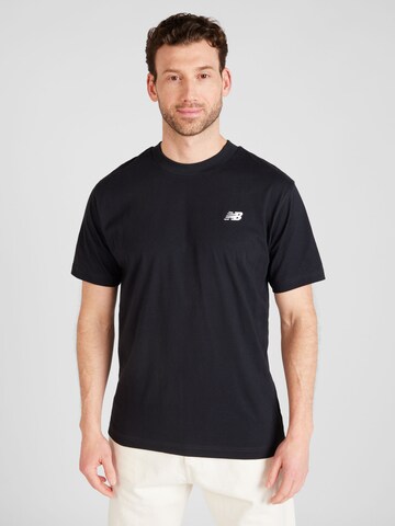 Tricou de la new balance pe negru: față