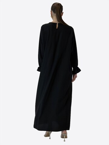 Elara Kleid in Schwarz