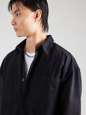 juoda JACK & JONES Patogus modelis Marškiniai 'JCOHELVETICA'