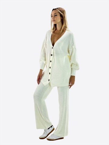 Elara Huispak in Wit