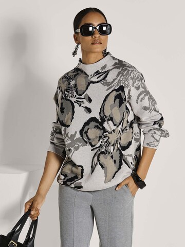 MADELEINE Shirt in Grijs: voorkant