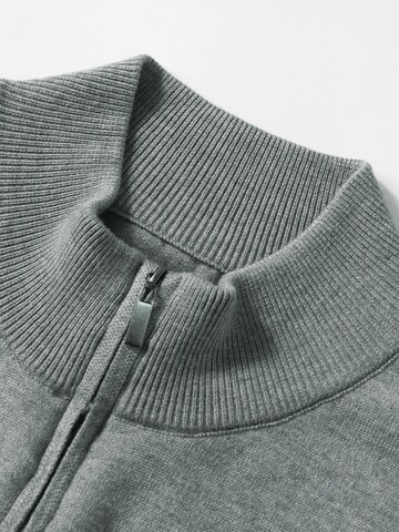 ALLTHEMEN Sweater 'Maschenzug' in Grey